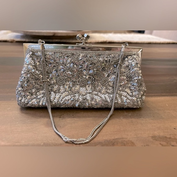 Beautiful Y2k Kate Landry Silver Sequin Clutch Purse Handbag Shoulder Bag - Picture 3 of 12